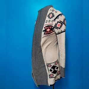 Small Aztec Print Cardigan